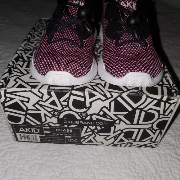 Little girls new Akid brand chase Sneakers Shoes Size 10c pink and black - Picture 3 of 3